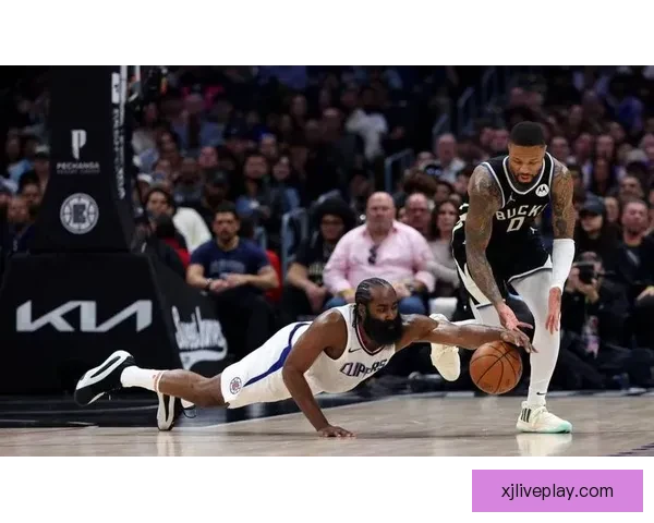 以卢惊叹加兰超远三分同时发现杰克逊低位背打能力全面展现球队新进攻核心潜质